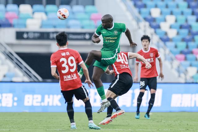 九游娱乐app-【中超】董宇自摆乌龙埃沃洛救主 成都1比1战平浙江